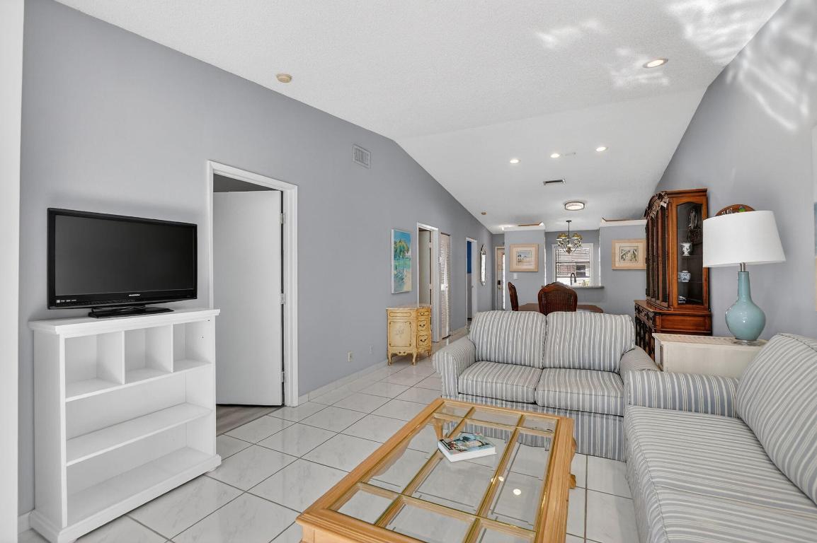 WHISPER WALK - Residential Lease