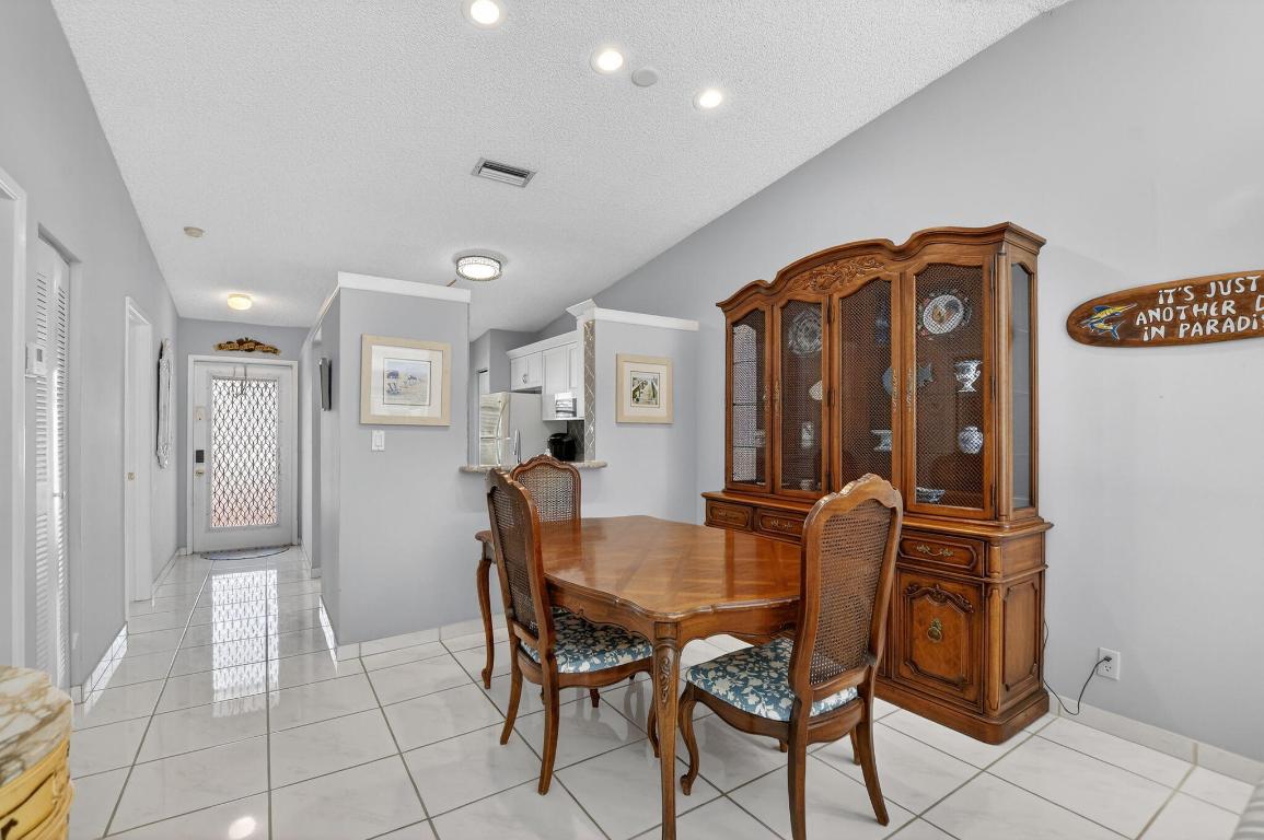 WHISPER WALK - Residential Lease