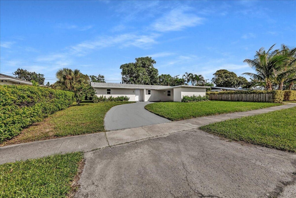 Photo of 1463 8th Street, West Palm Beach, FL 33401 (MLS # B26094021)