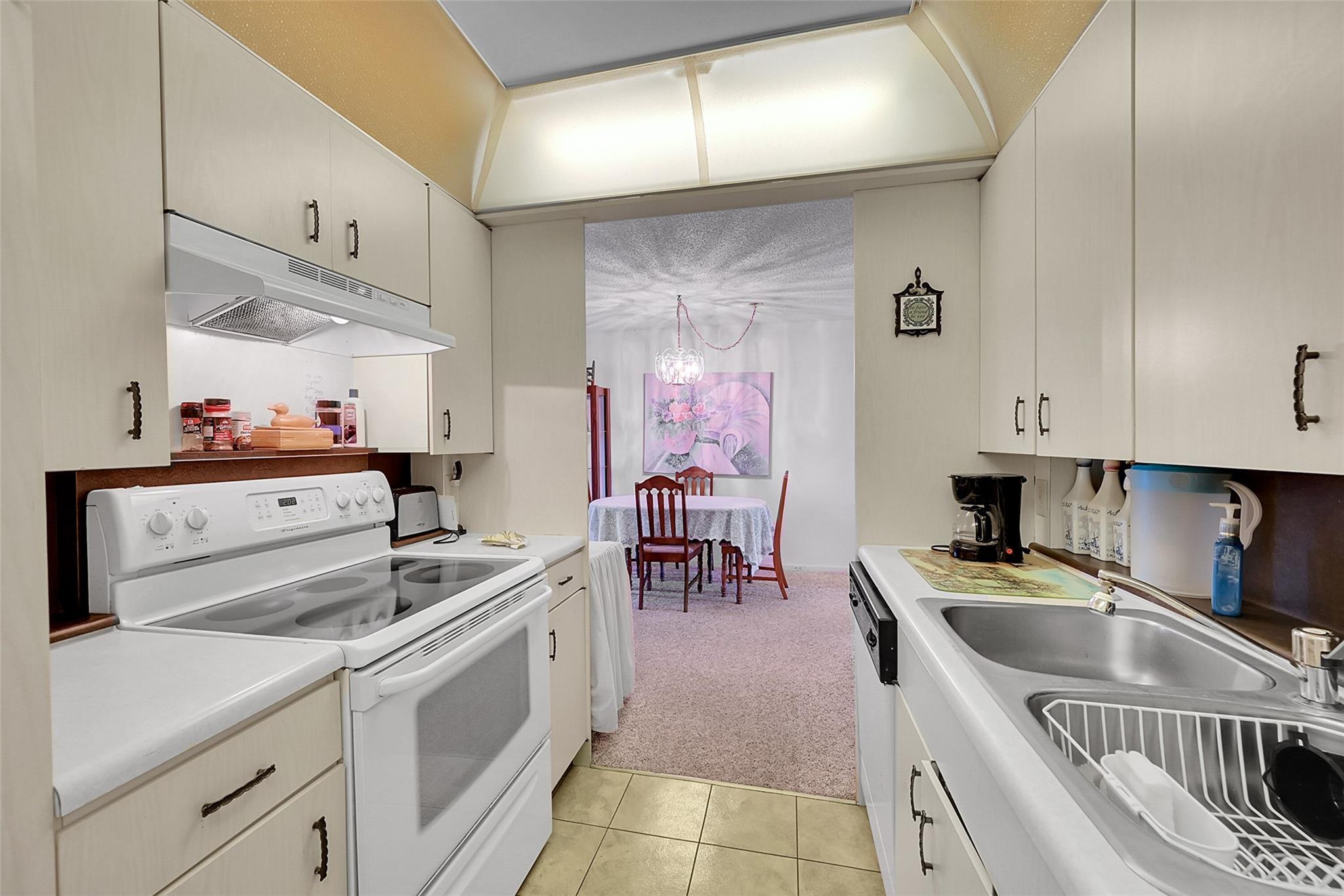 WYNMOOR VILLAGE - Residential