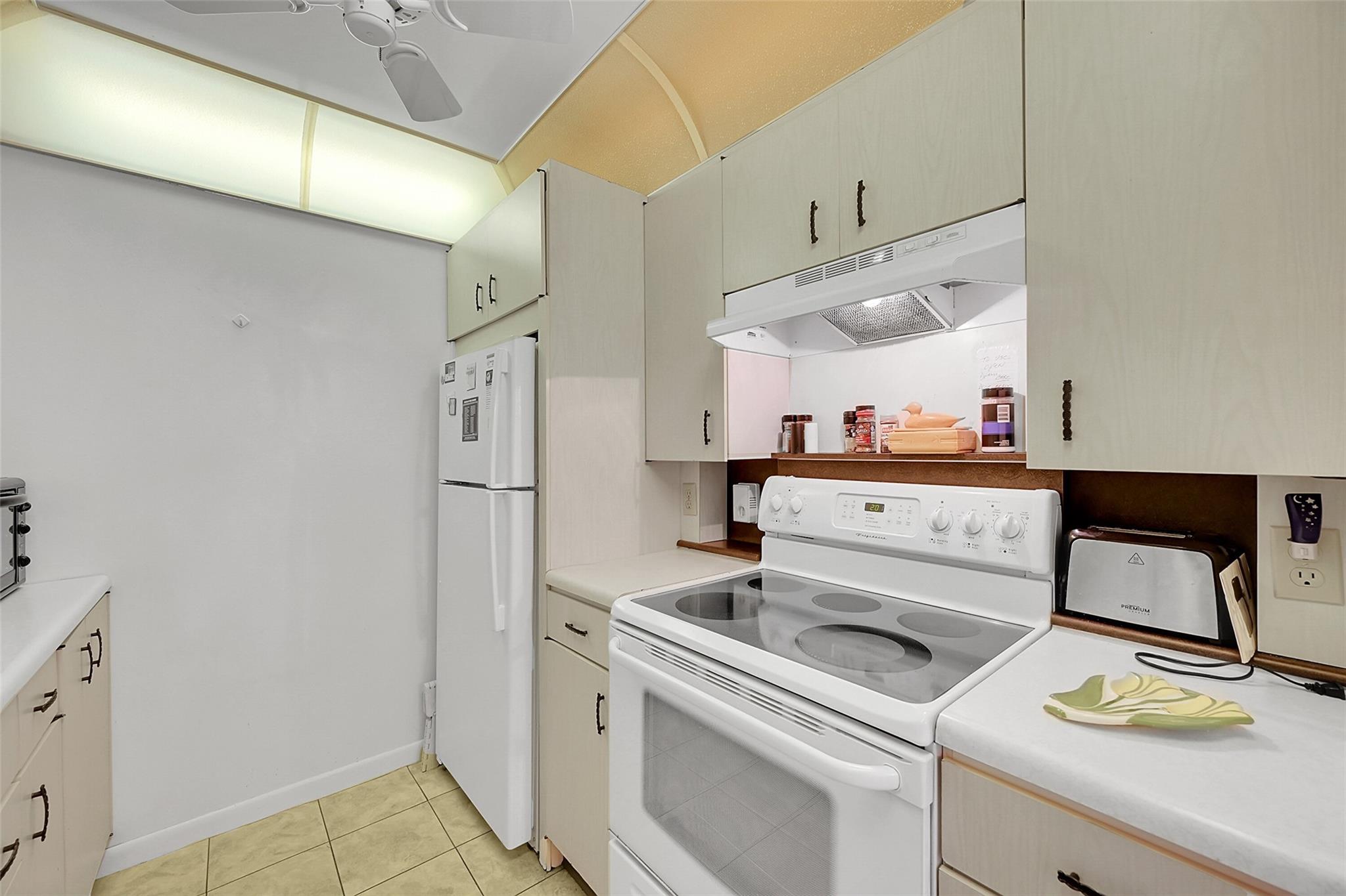 WYNMOOR VILLAGE - Residential