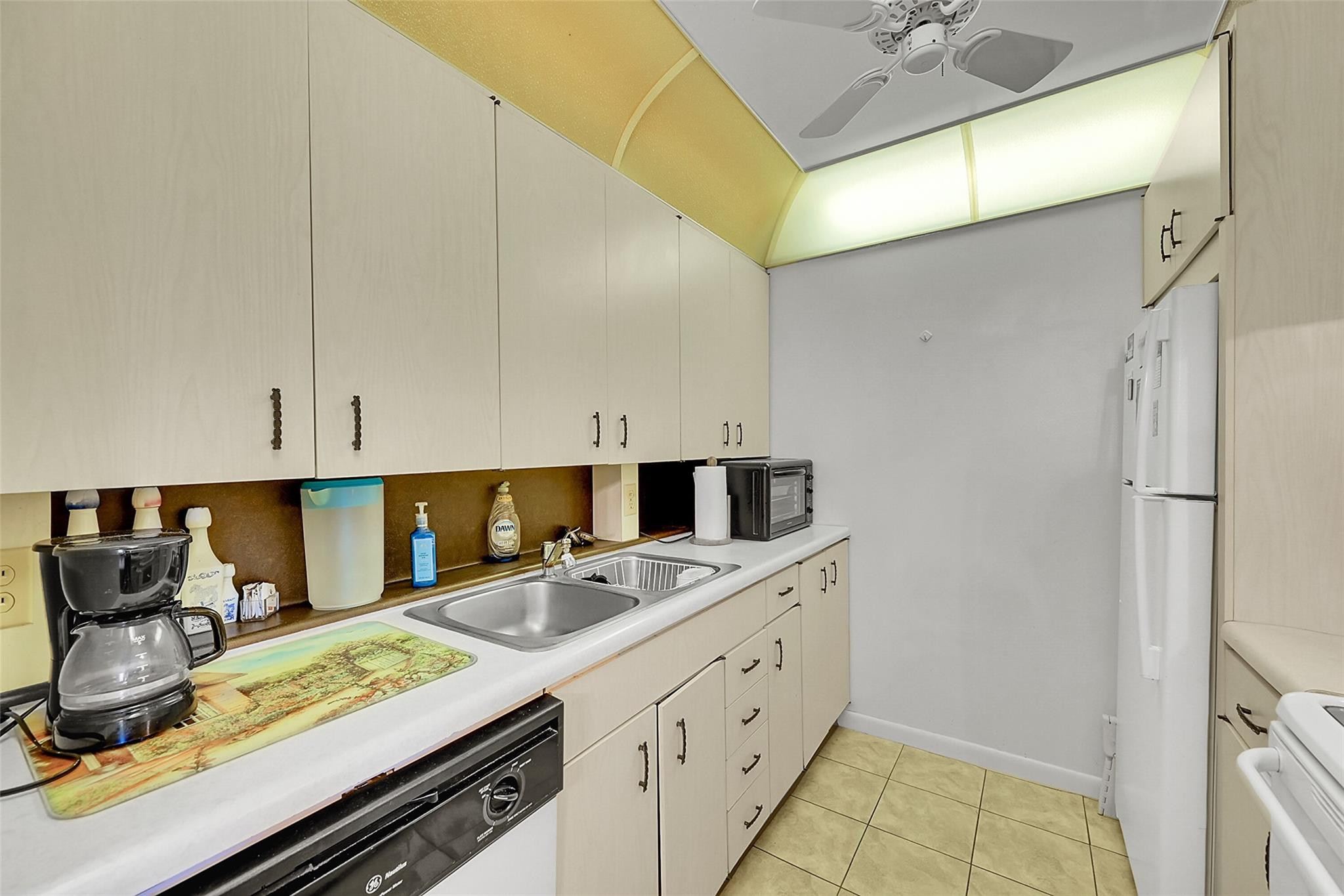 WYNMOOR VILLAGE - Residential