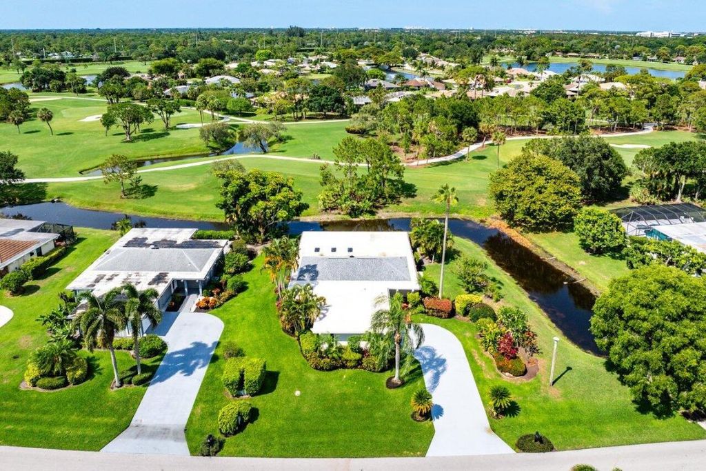 Photo of 6689 Eastpointe Pines Street, Palm Beach Gardens, FL 33418 (MLS # R11095158)