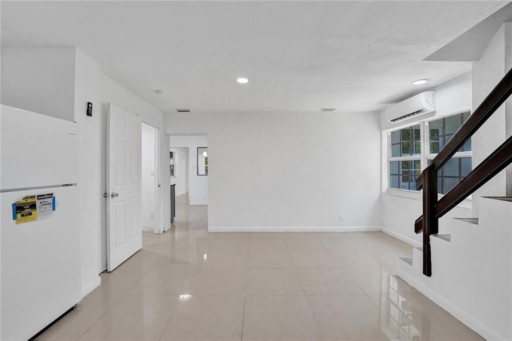 HOLLYWOOD PARK - Residential