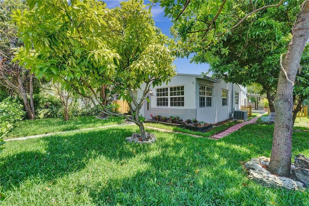 HOLLYWOOD PARK - Residential