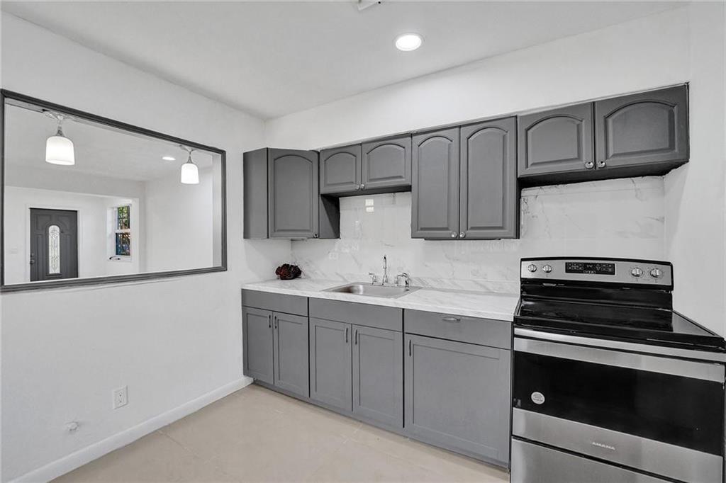 HOLLYWOOD PARK - Residential