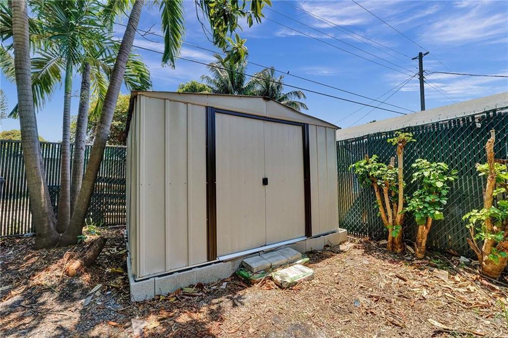 HOLLYWOOD PARK - Residential