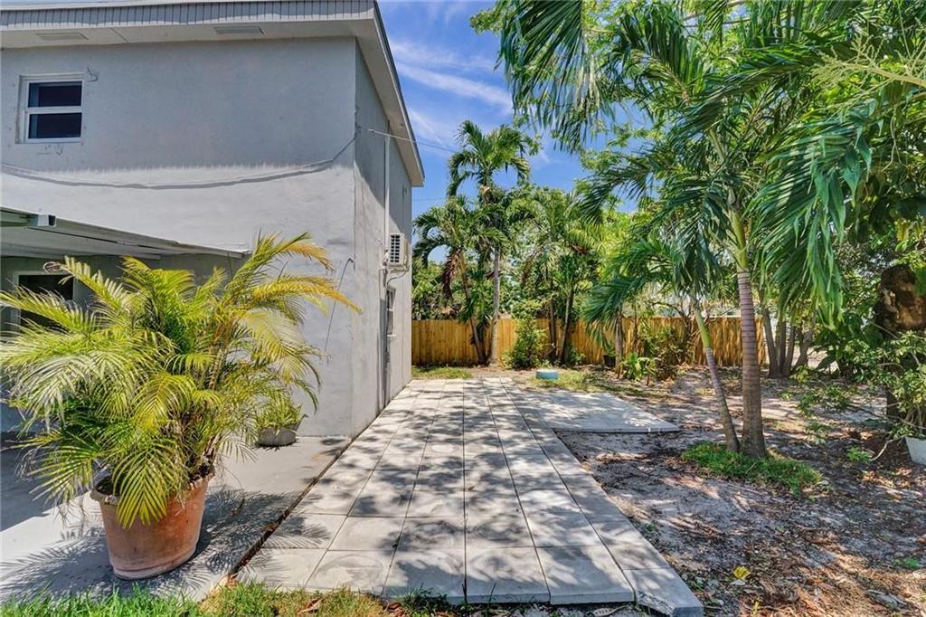 HOLLYWOOD PARK - Residential