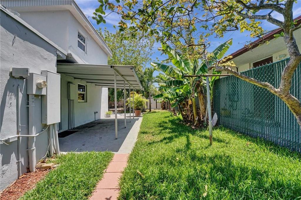 HOLLYWOOD PARK - Residential