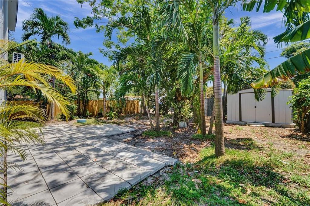 HOLLYWOOD PARK - Residential
