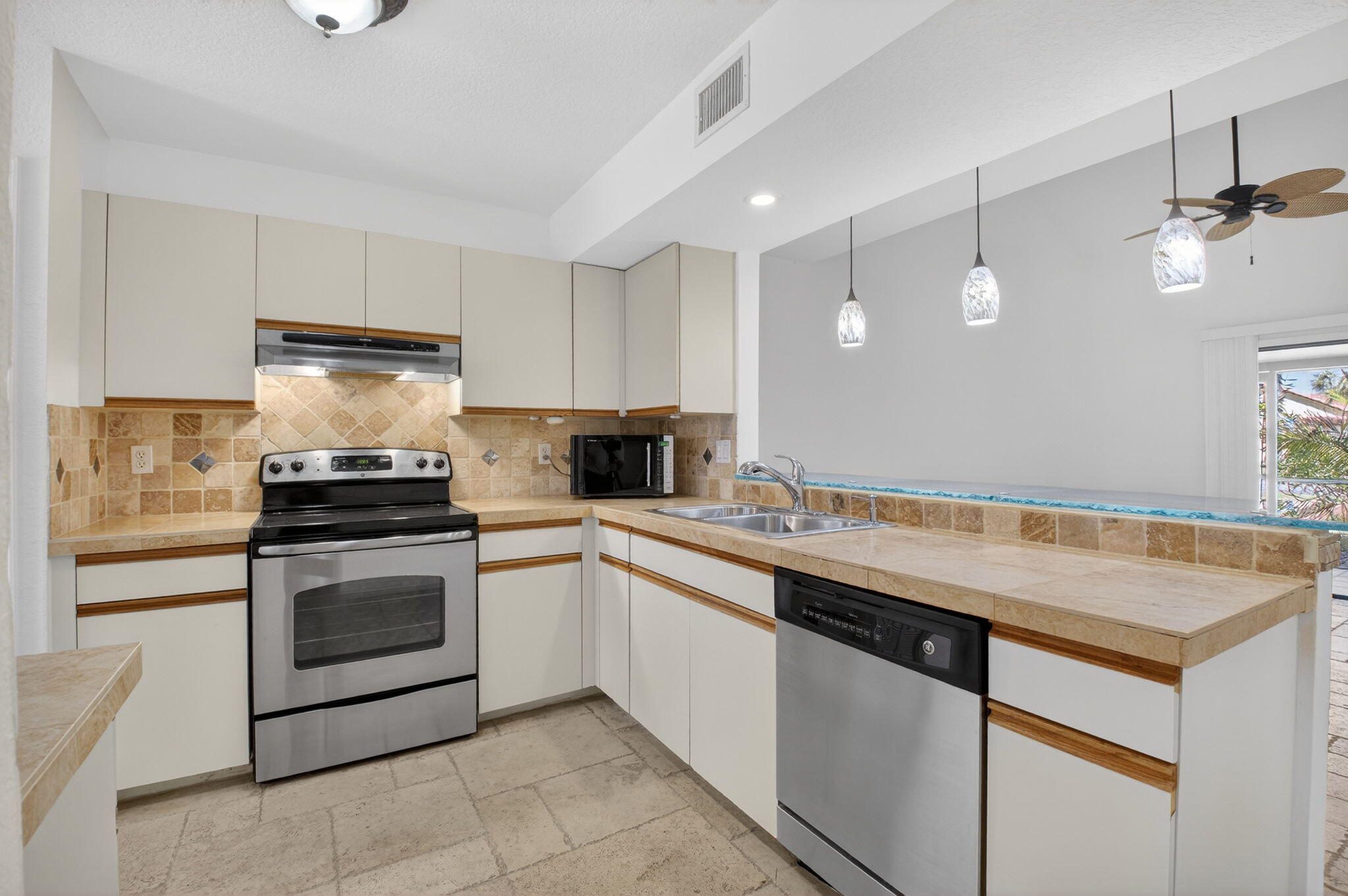 WOODSTREAM - Residential Lease