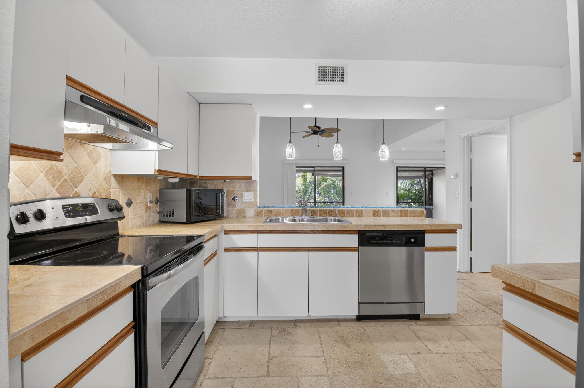 WOODSTREAM - Residential Lease