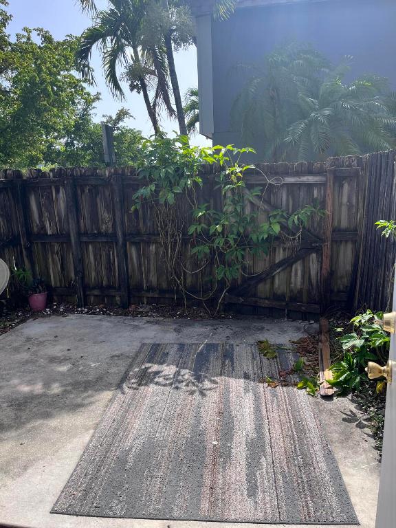 TOWNHOUSES OF PLANTATION - Residential