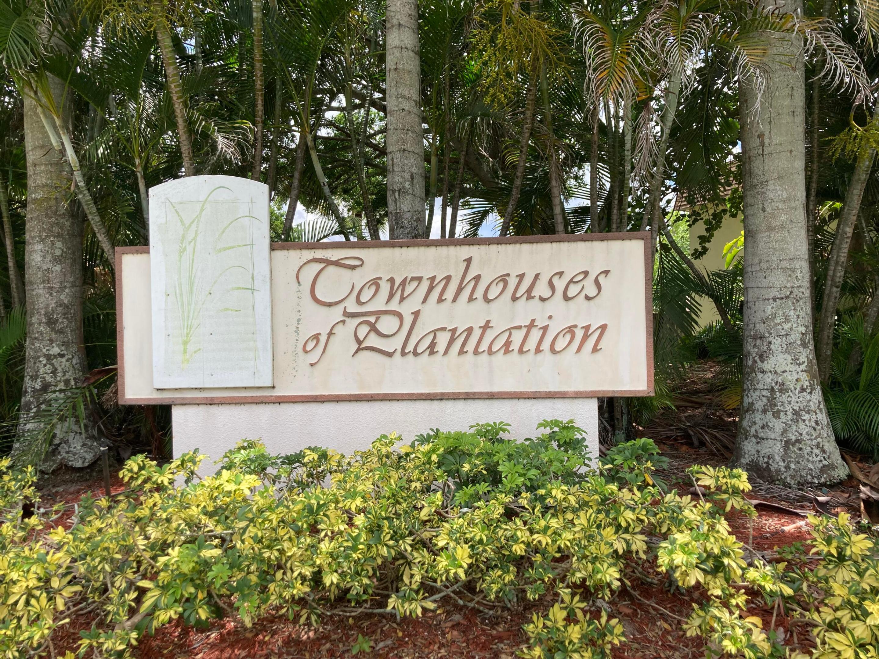 TOWNHOUSES OF PLANTATION - Residential
