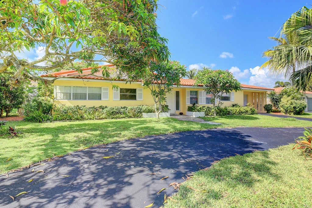 Photo of 7 Harbour Drive N, Ocean Ridge, FL 33435 (MLS # R10896865)