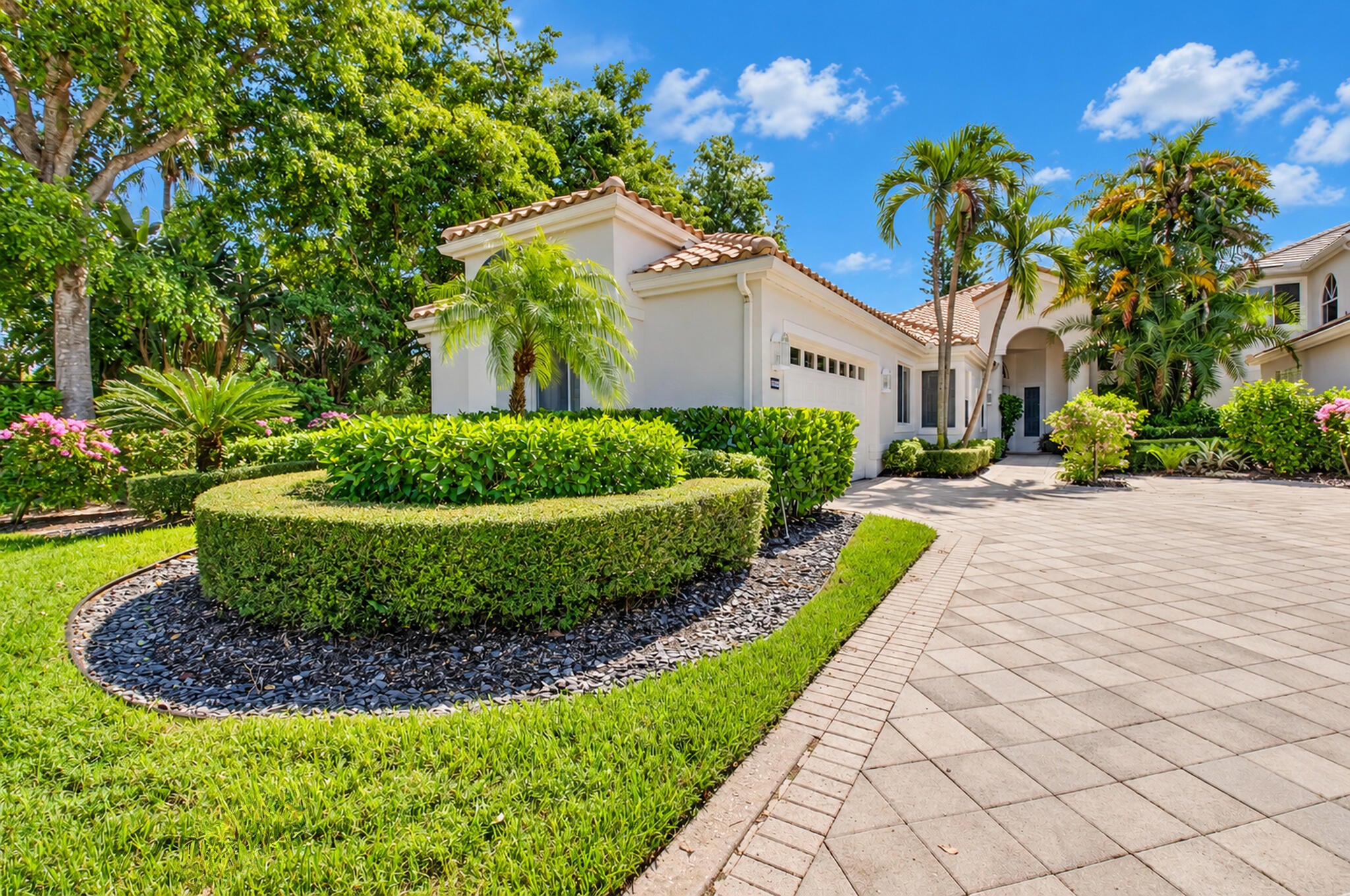 3528 NW CLUBSIDE Circle