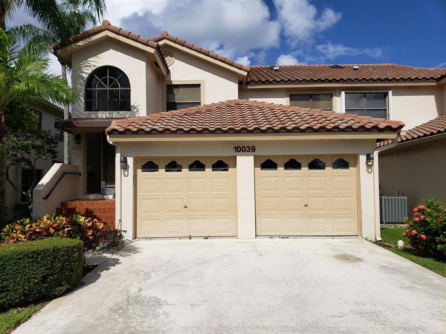 Great Location in Clearbrook Village of 
Banyan Springs!  Beautiful tranquil tree lined street
 with canal.  Walk in Closet in Master 
as well as roll in shower (no step in). Laminate and tile flooring no carpet. Fans in all rooms.
A/C replaced June 2019.  Accordion hurricane shutters, furniture included. Sold As IS Furnished. including dishes.  55+ active community.Pool/spa, Fitness Center, Theatre, Cafe, Card Rooms, Tennis and much more.  This is a Well Maintained Community.  Shows beautifully.