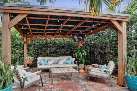 Tiny photo for 800 N 59th Avenue #1-2, Hollywood, FL 33021 (MLS # B26083430)
