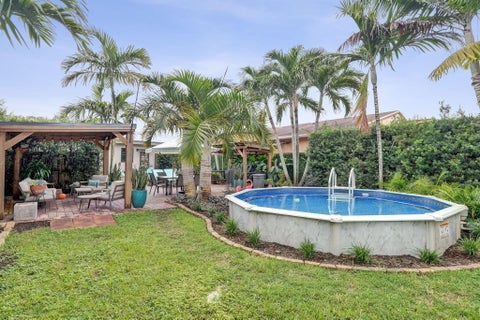 Tiny photo for 800 N 59th Avenue #1-2, Hollywood, FL 33021 (MLS # B26083430)