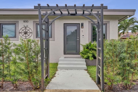 Tiny photo for 800 N 59th Avenue #1-2, Hollywood, FL 33021 (MLS # B26083430)