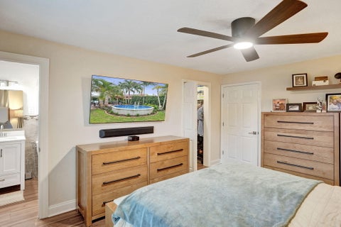 Tiny photo for 800 N 59th Avenue #1-2, Hollywood, FL 33021 (MLS # B26083430)