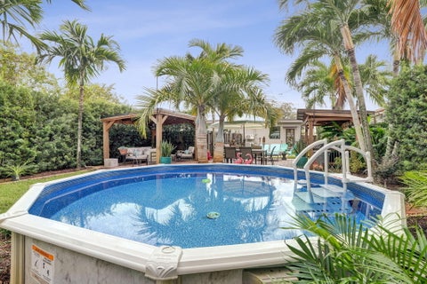 Tiny photo for 800 N 59th Avenue #1-2, Hollywood, FL 33021 (MLS # B26083430)