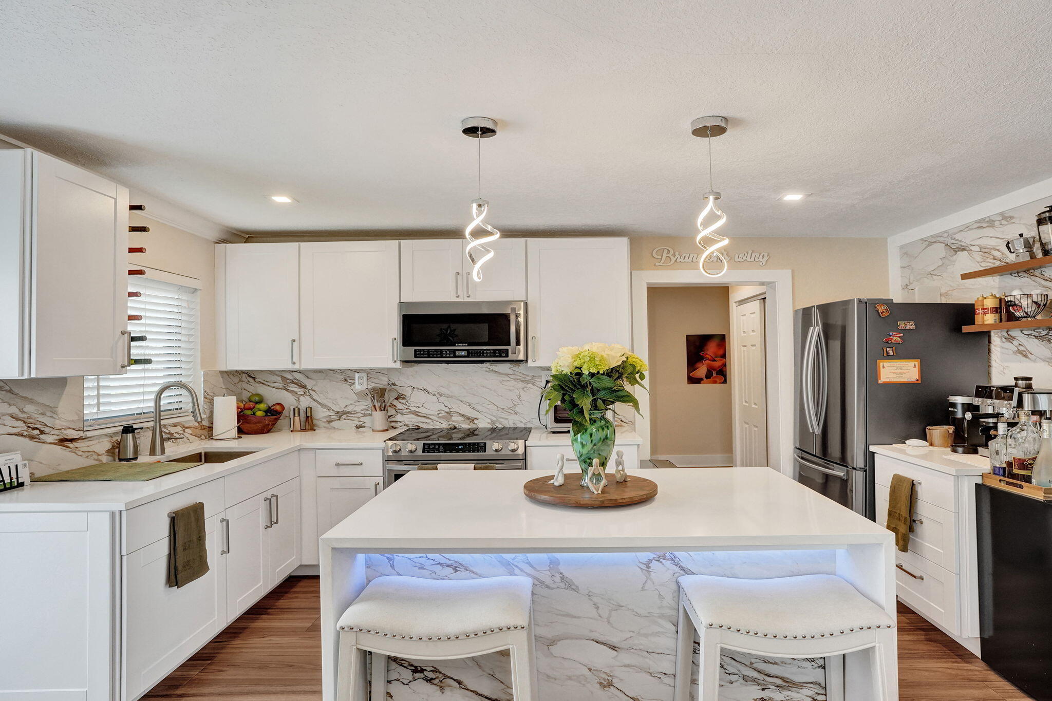 800 N 59th Avenue 1-2