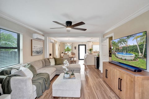 Tiny photo for 800 N 59th Avenue #1-2, Hollywood, FL 33021 (MLS # B26083430)