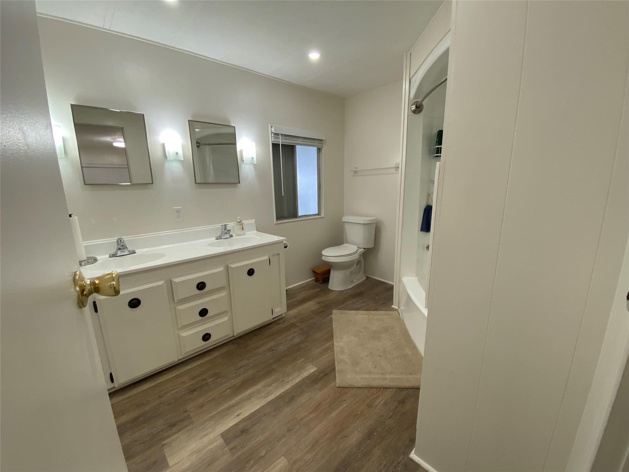 ESTATES OF FORT LAUDERDALE - Residential Lease