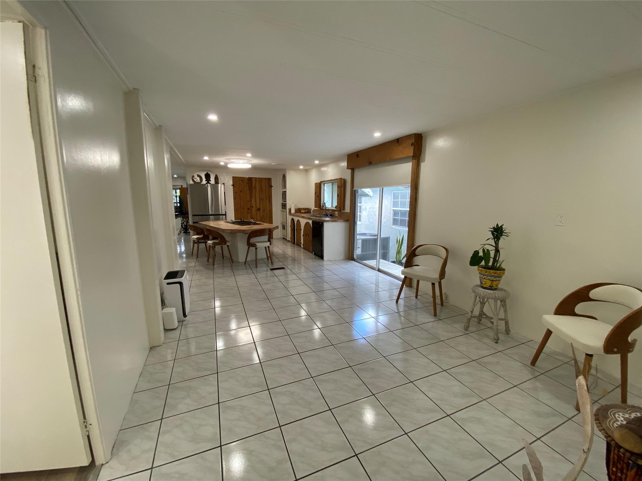 ESTATES OF FORT LAUDERDALE - Residential Lease