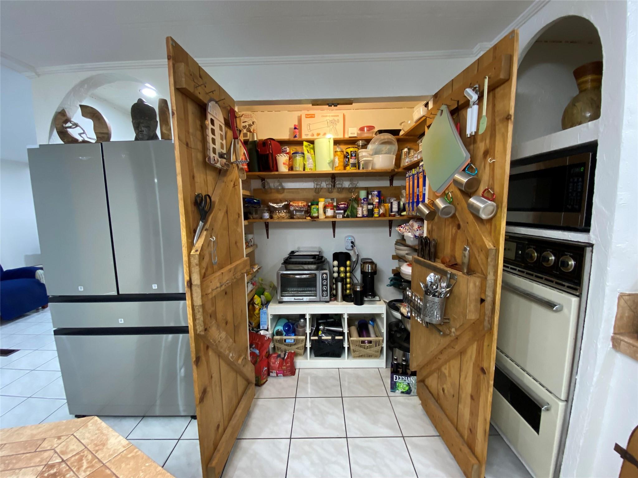 ESTATES OF FORT LAUDERDALE - Residential Lease