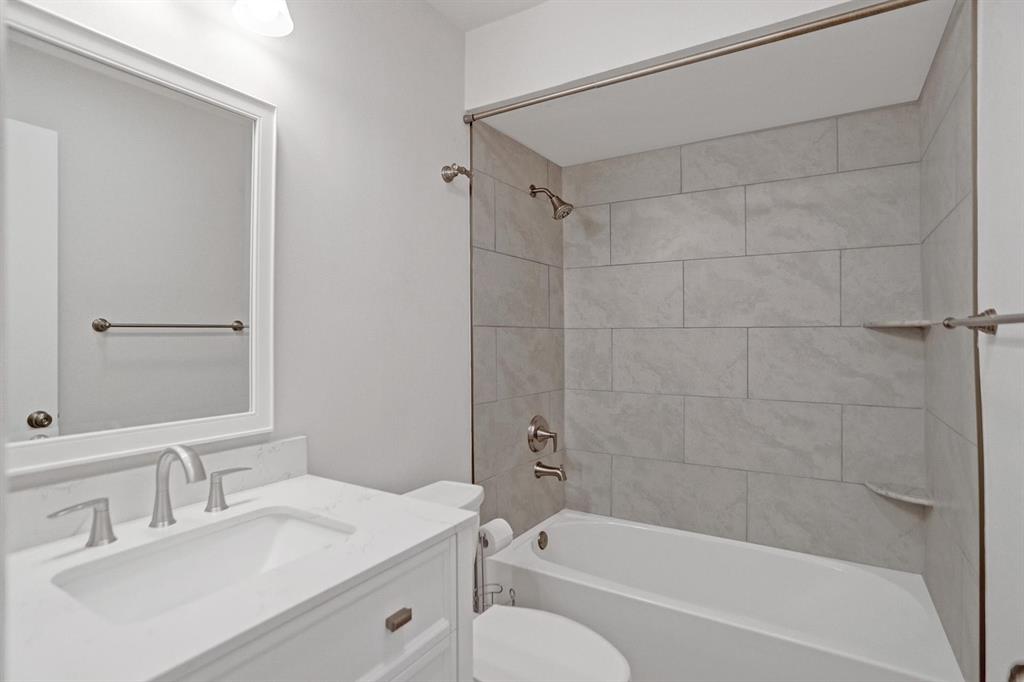 ESTADA OF LOS PASEOS - Residential Lease