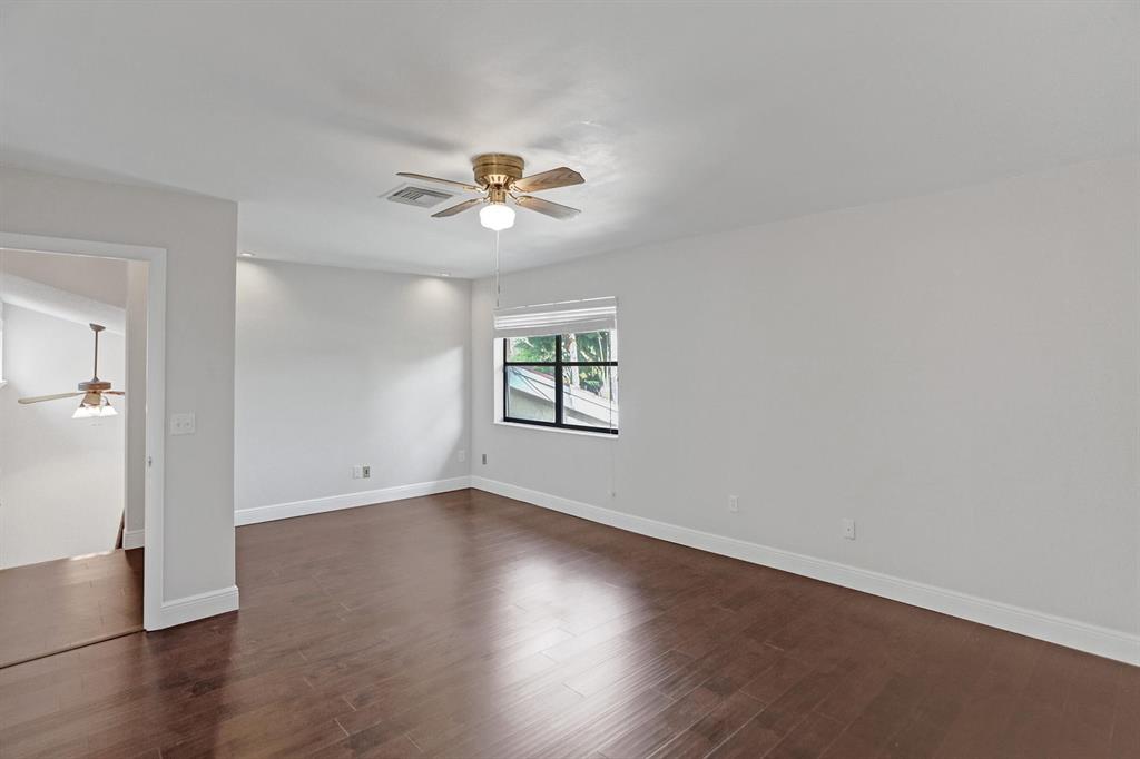 ESTADA OF LOS PASEOS - Residential Lease