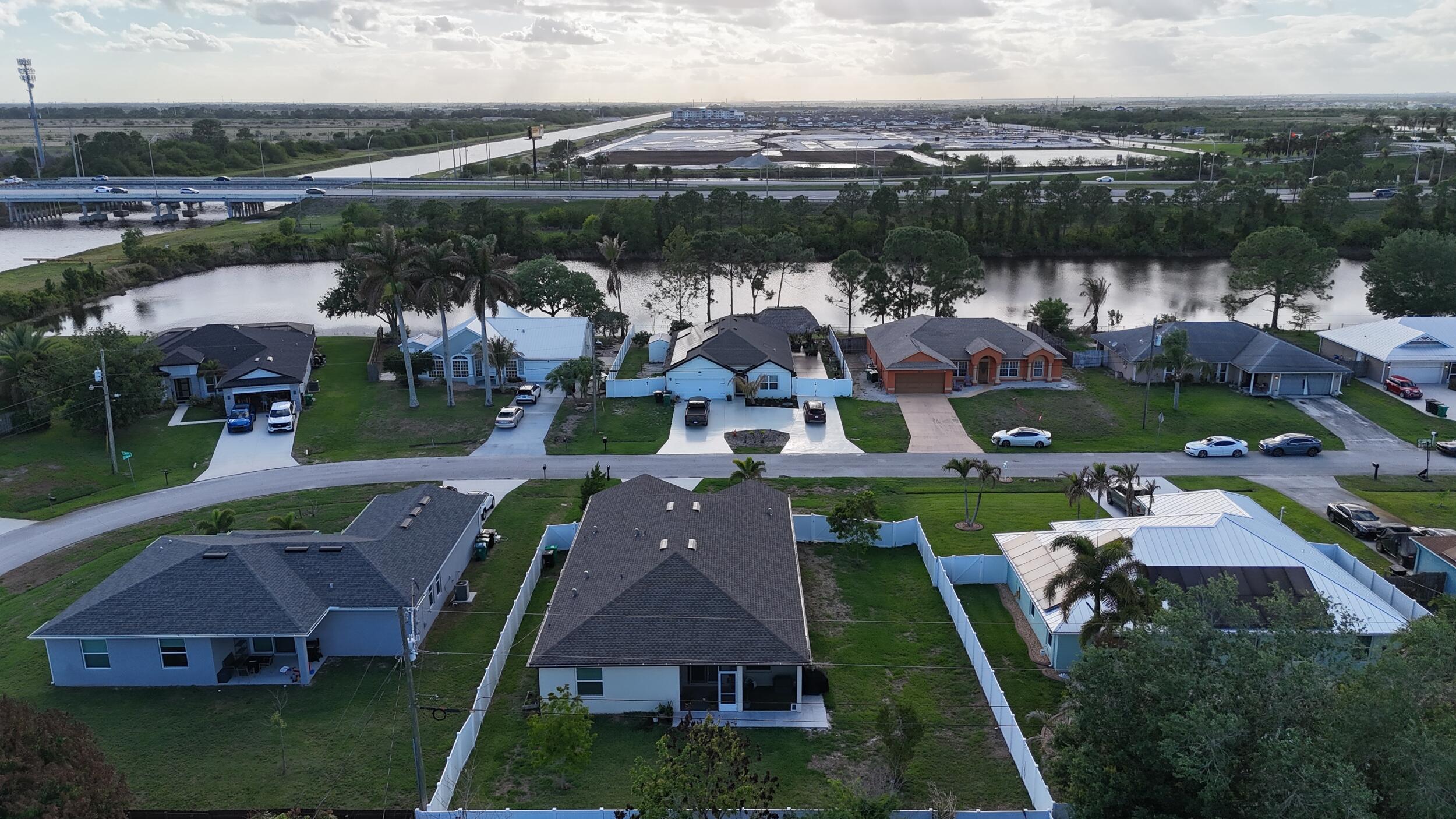 PORT ST LUCIE SECTION 33 - Residential