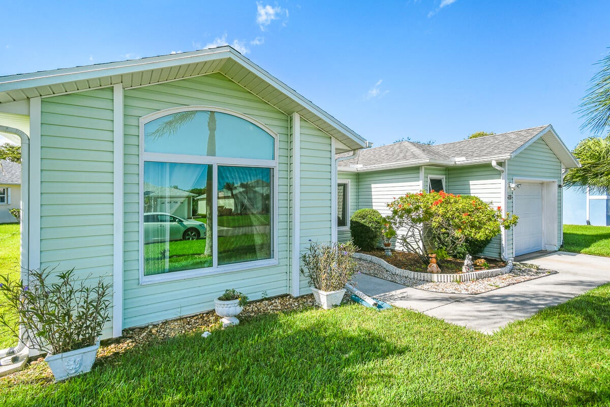 551 Paurotis Lane