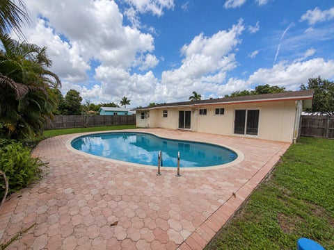 Tiny photo for 6884 NW 12TH Street, Plantation, FL 33313 (MLS # B26075141)