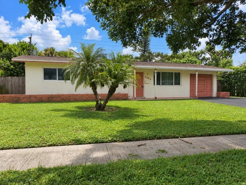 Tiny photo for 6884 NW 12TH Street, Plantation, FL 33313 (MLS # B26075141)