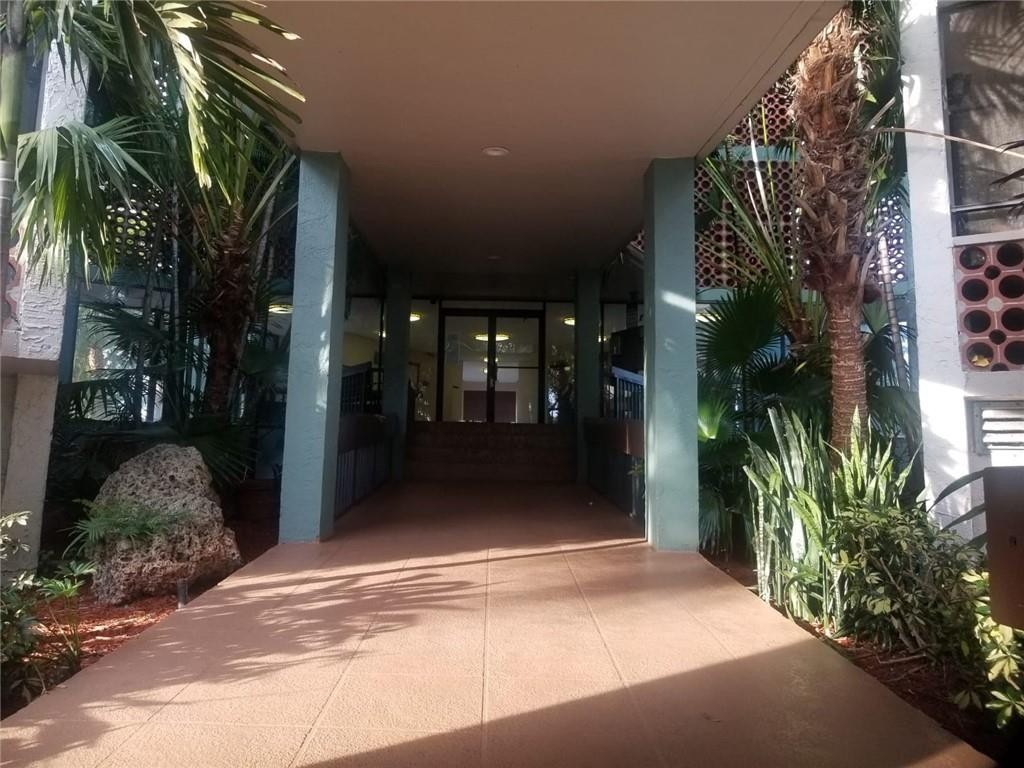 INVERRARY GARDENS I CONDO - Residential Lease