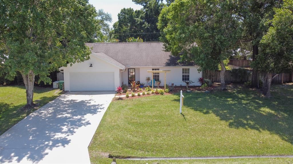 Photo of 1426 SW Goodman Avenue Ave, Port St Lucie, FL 34953 (MLS # R10708629)