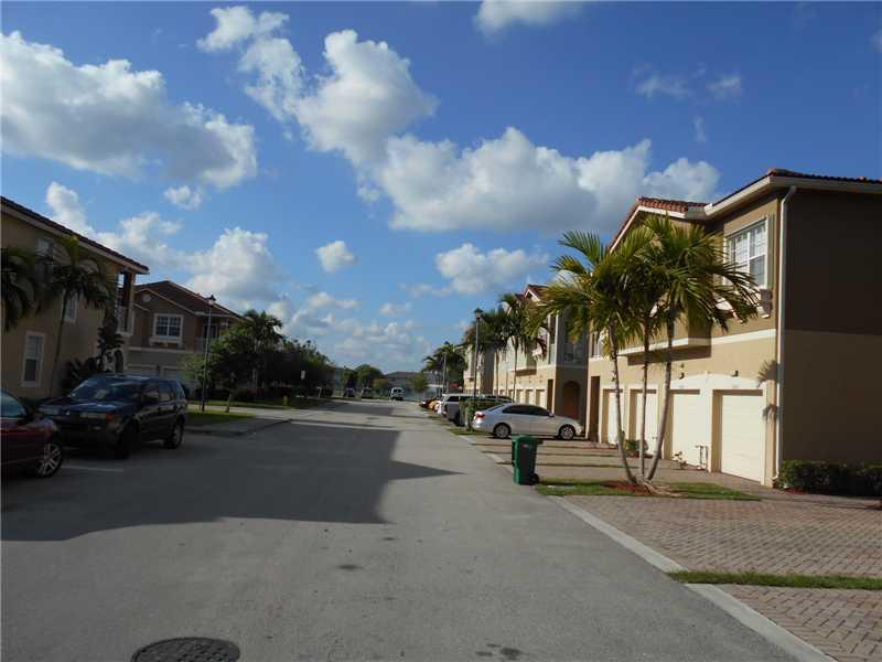 HAMPTON HILLS - Residential