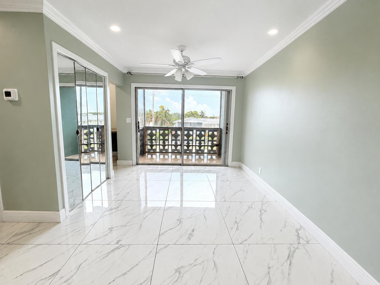 941 CRYSTAL LAKE Drive 309, Deerfield Beach FL 33064