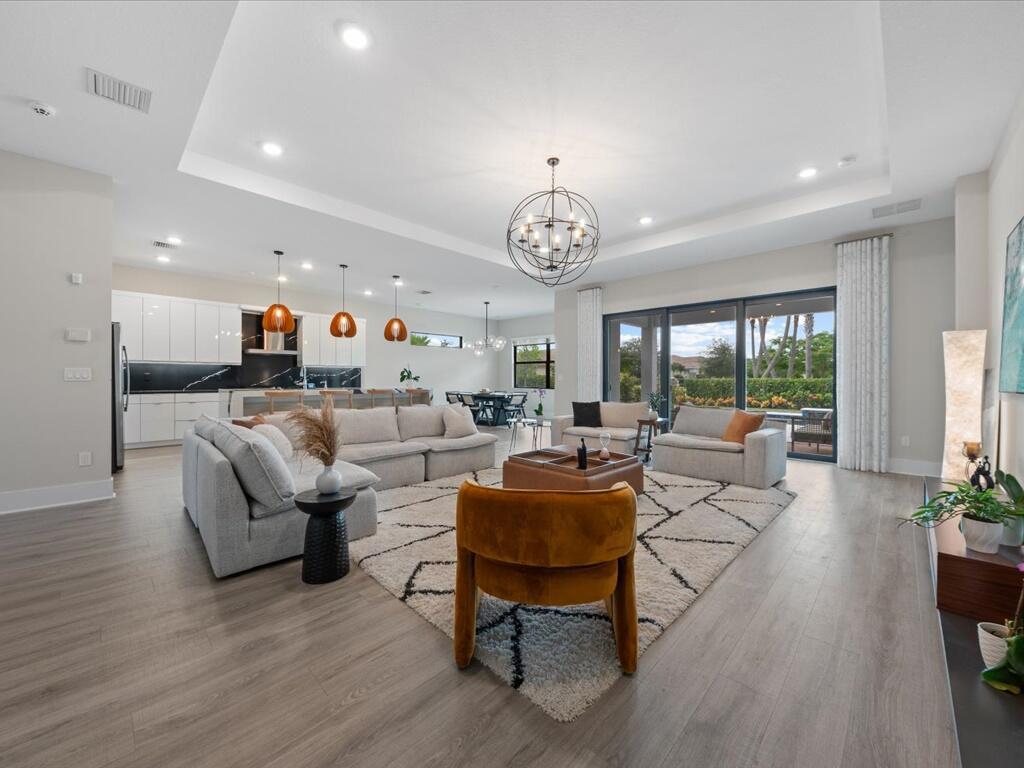 CRESSWIND PALM BEACH - Residential Lease