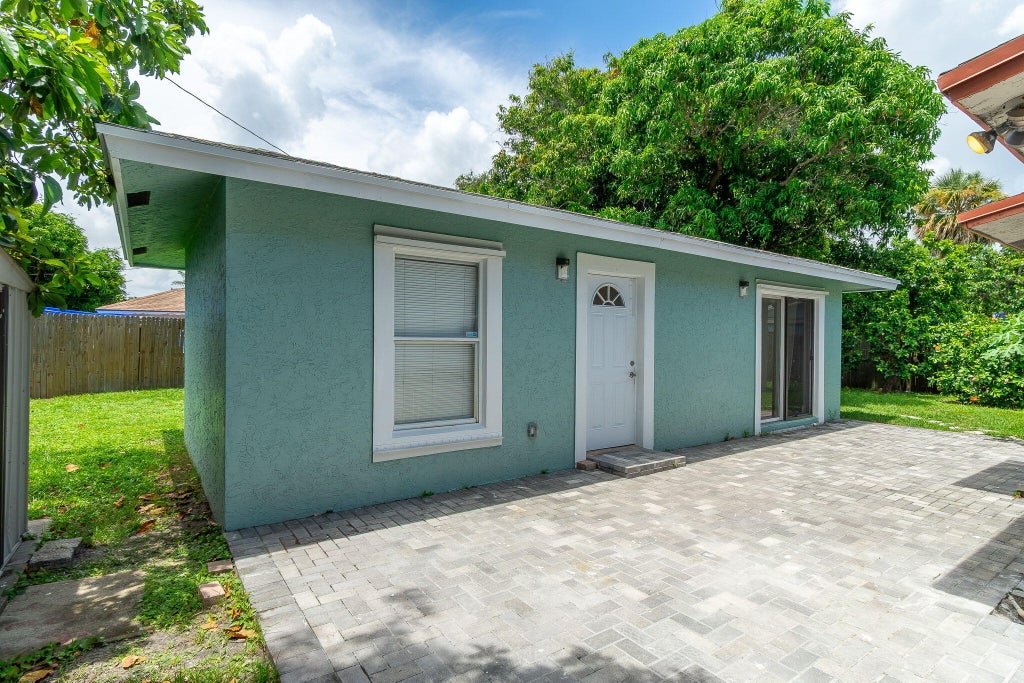 Photo of 2831 N SEACREST Boulevard #B, Boynton Beach, FL 33435 (MLS # B26063606)