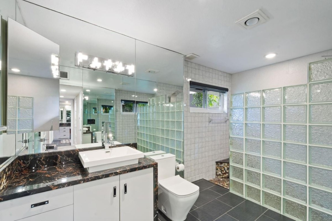 Woodlands Sec Six 67-40 B - Residential