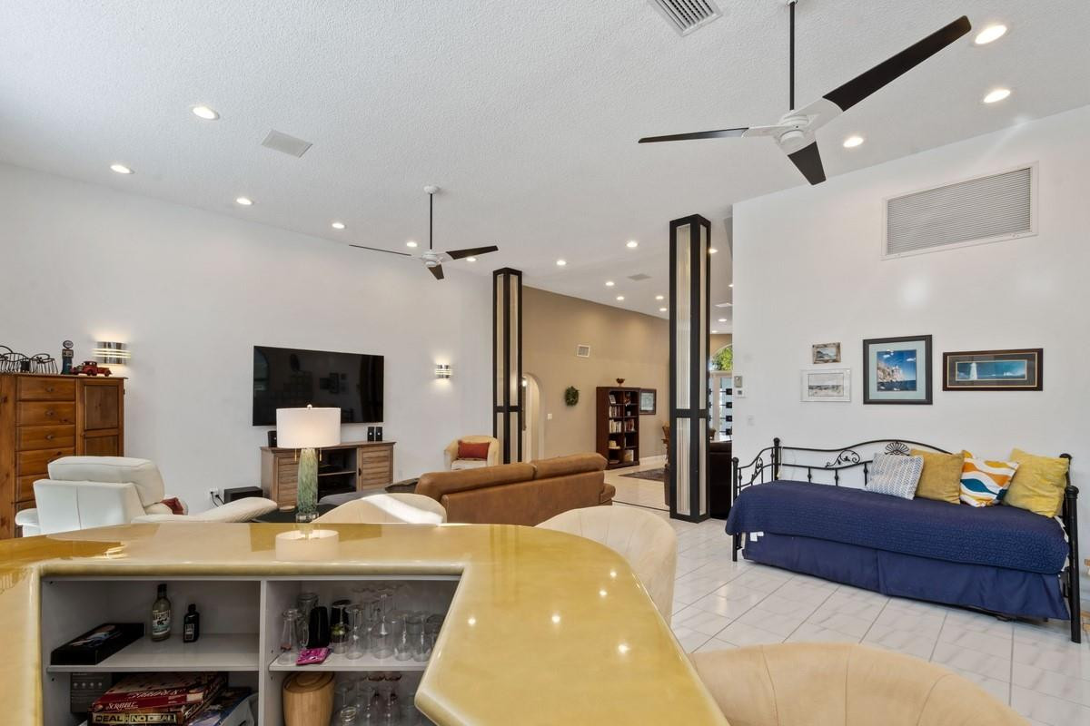 Woodlands Sec Six 67-40 B - Residential