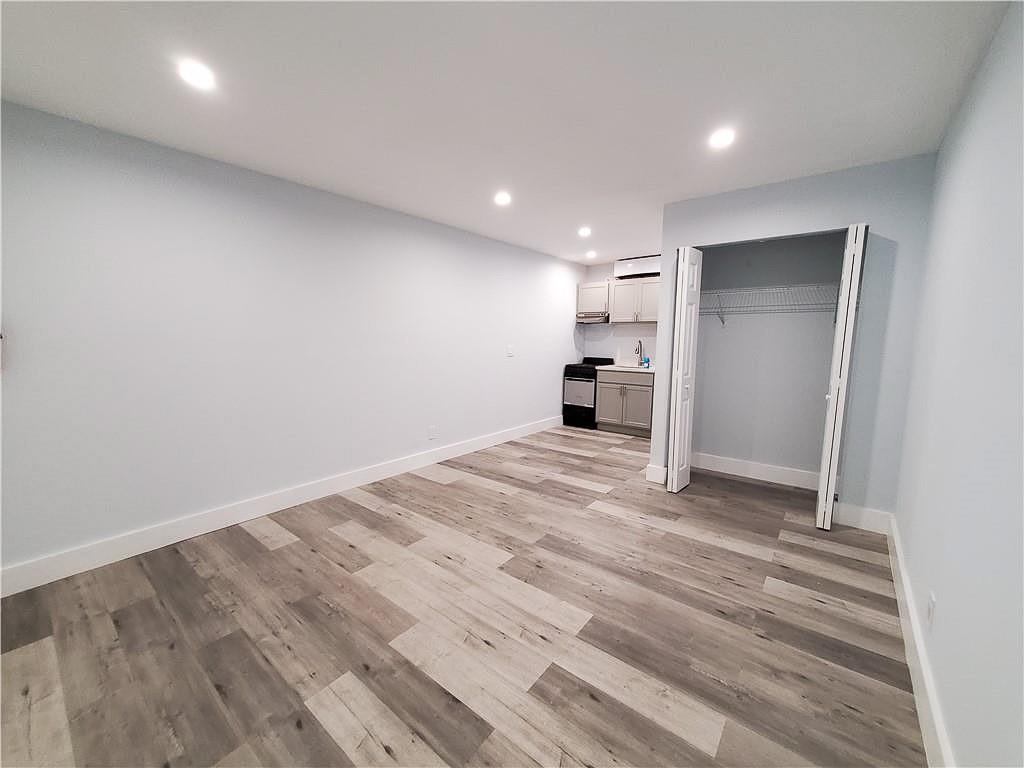 Hollywood Park 4-19 B - Residential Income