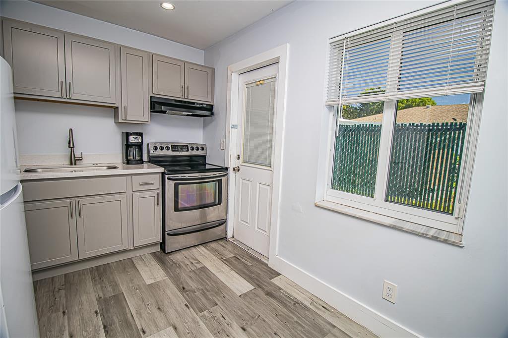 Hollywood Park 4-19 B - Residential Income