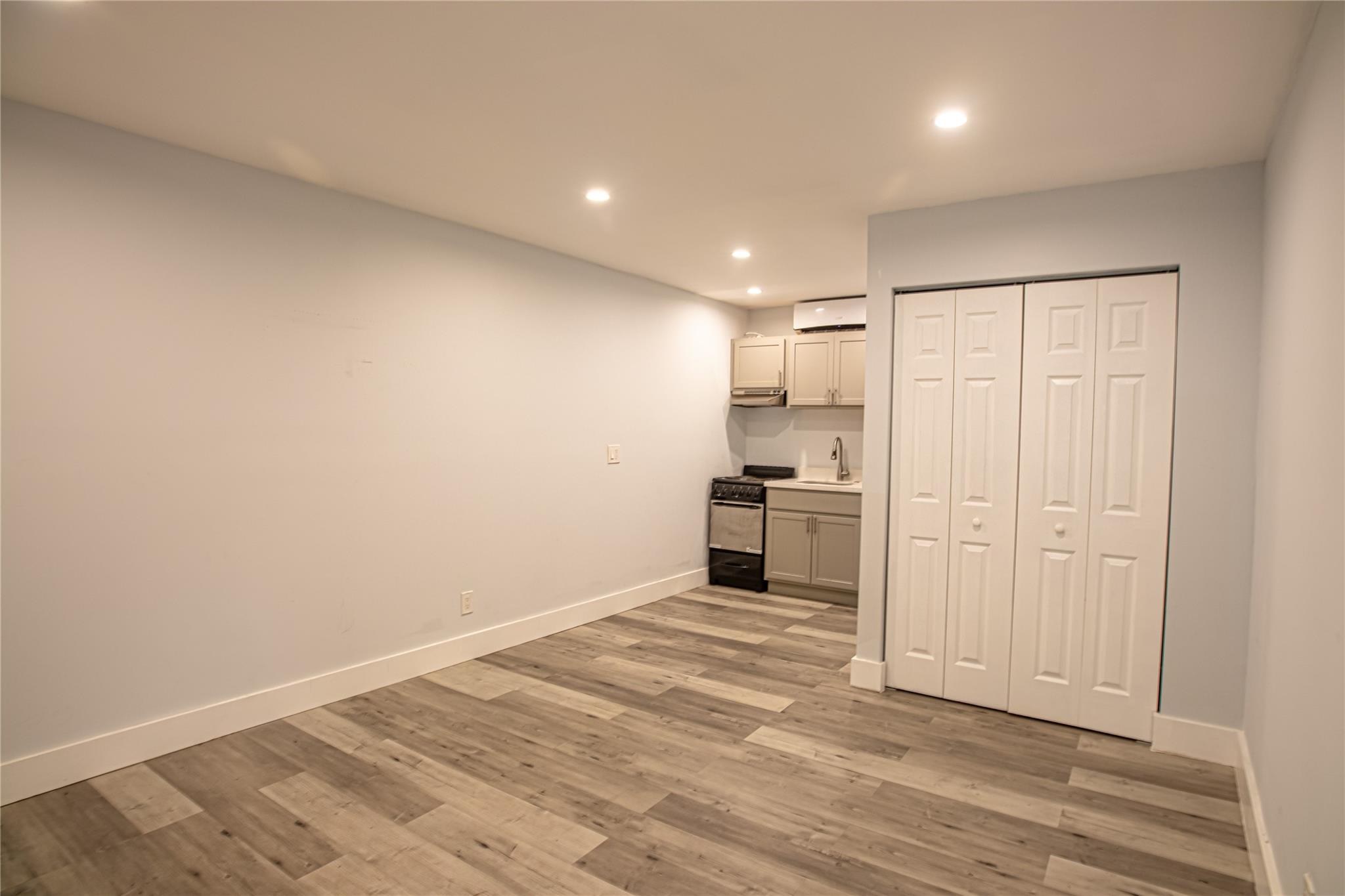 Hollywood Park 4-19 B - Residential Income