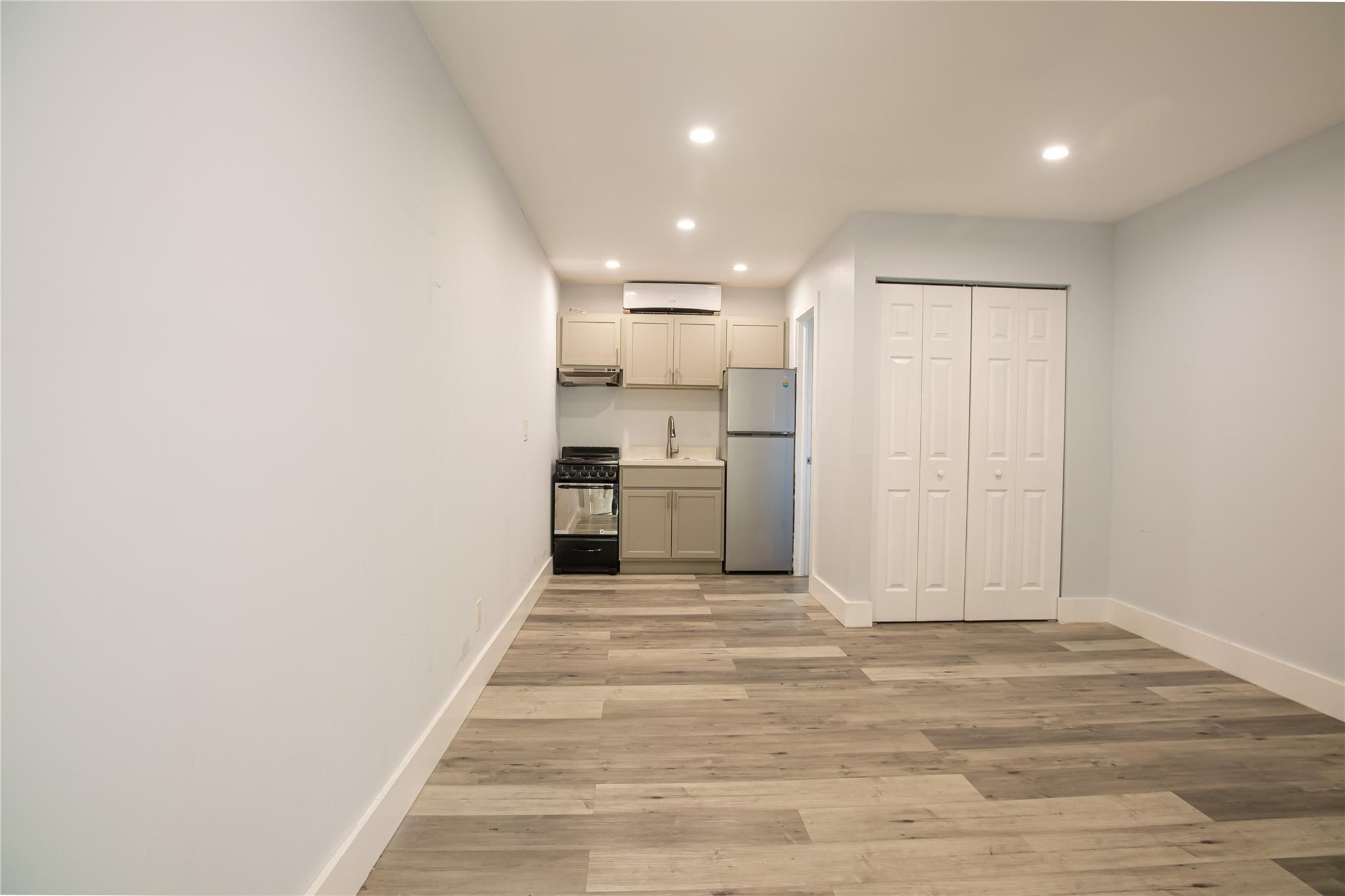 Hollywood Park 4-19 B - Residential Income