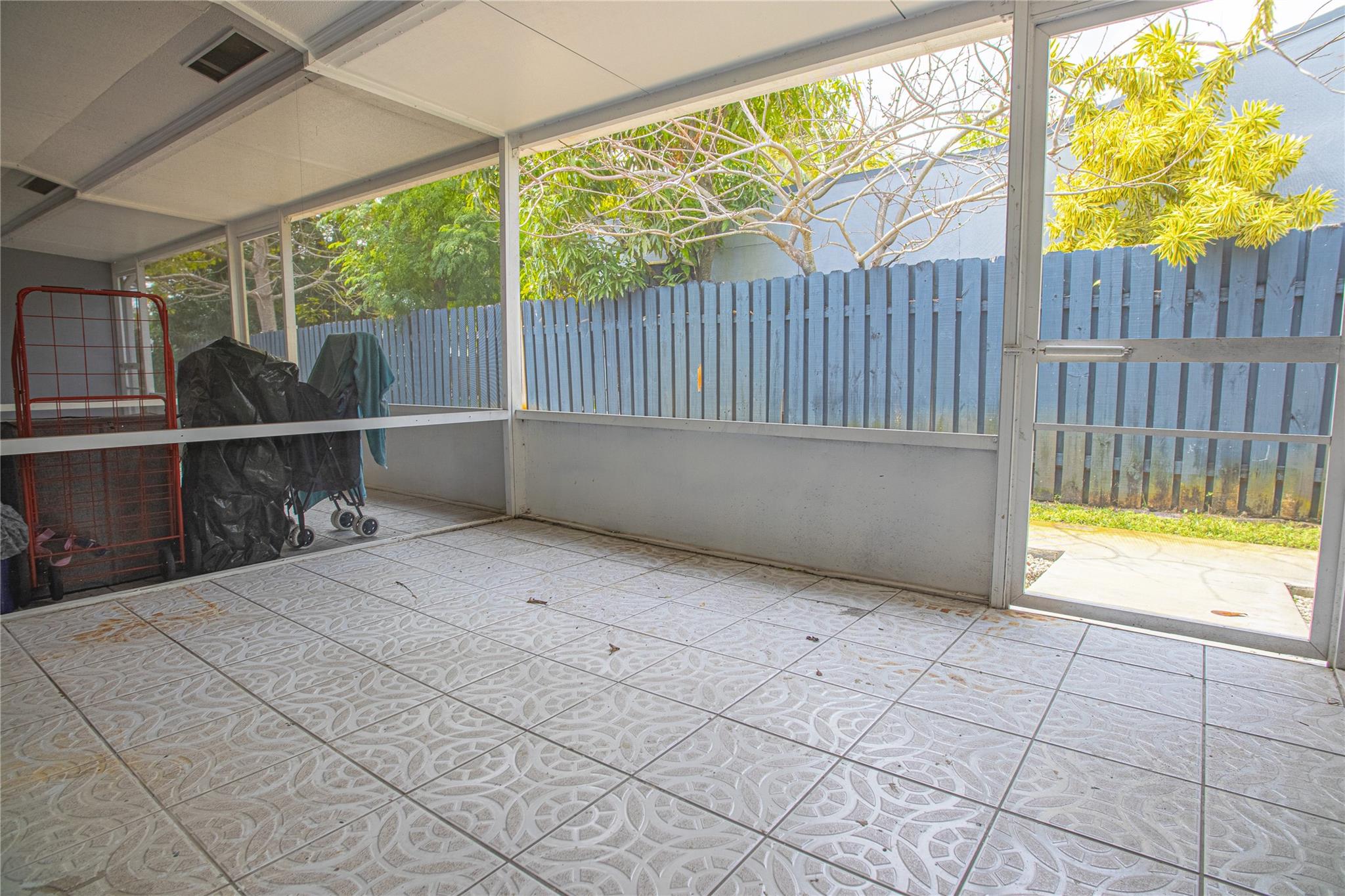 Hollywood Park 4-19 B - Residential Income